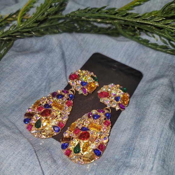 EARRINGS!!!! - Picture 2 of 3